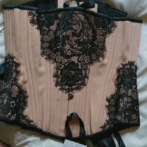 Hourglass cincher